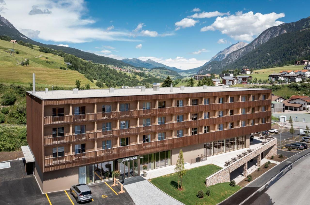Jufa Hotel Савоньин Экстерьер фото