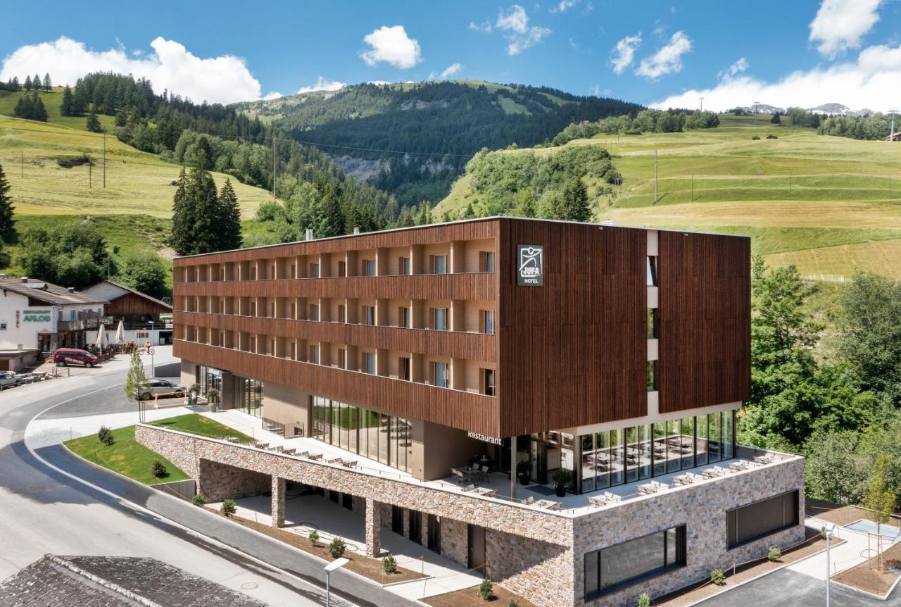 Jufa Hotel Савоньин Экстерьер фото